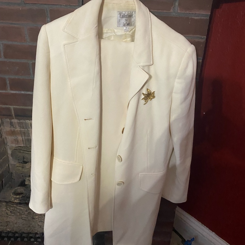 Cream wide leg pants suit